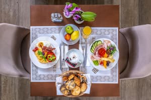 thumbnail: Breakfast area