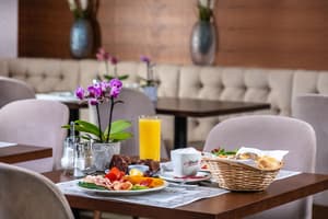 thumbnail: Breakfast area
