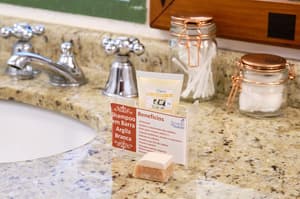 thumbnail: Bathroom amenities