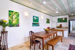 thumbnail: Breakfast area
