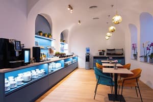 thumbnail: Restaurant