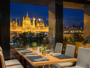 thumbnail: Restaurant