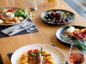 thumbnail: Restaurant
