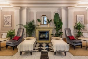 thumbnail: Lobby sitting area