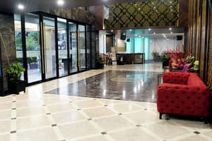 thumbnail: Lobby sitting area