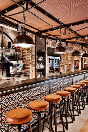 thumbnail: Bar (on property)