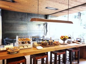 thumbnail: Breakfast area