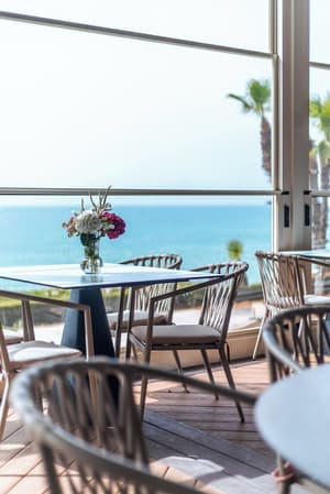 thumbnail: Outdoor dining