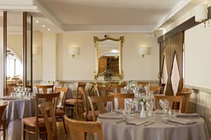 thumbnail: Restaurant