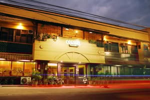 Centro Mactan Suites