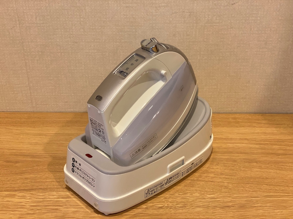 Iron/ironing board