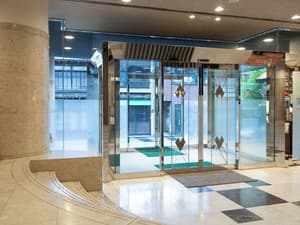 thumbnail: Interior entrance