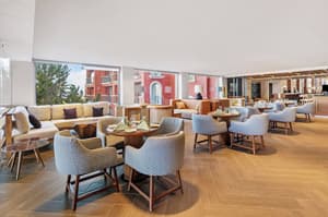 thumbnail: Bar (on property)