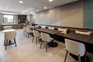 thumbnail: Restaurant
