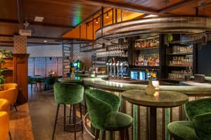 thumbnail: Bar (on property)