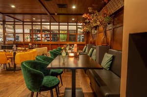 thumbnail: Bar (on property)