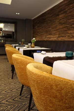 thumbnail: Restaurant