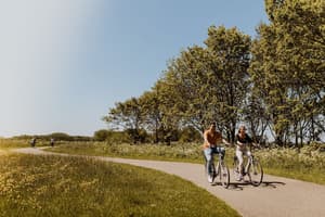 thumbnail: Bicycling