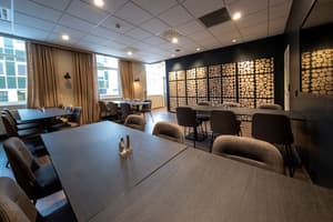 thumbnail: Restaurant