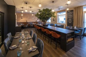 thumbnail: Restaurant