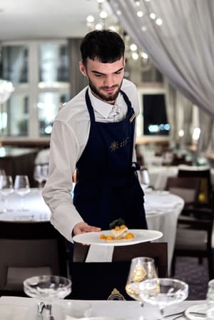 thumbnail: Family dining