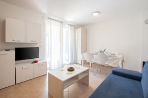 thumbnail: In-room dining