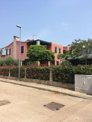 thumbnail: Front of property