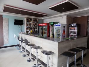 thumbnail: Bar (on property)