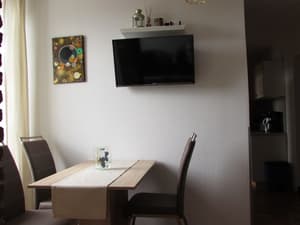 thumbnail: In-room dining