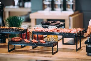 thumbnail: Outdoor dining