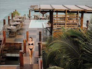 thumbnail: Bar (on property)