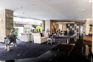thumbnail: Lobby lounge