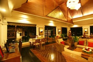 thumbnail: Lobby sitting area