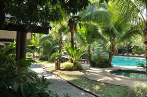 thumbnail: Property grounds