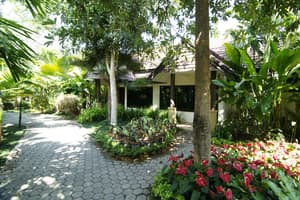 thumbnail: Property grounds
