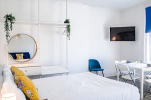 thumbnail: Room