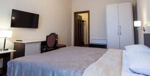 thumbnail: In-room dining