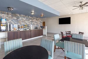 thumbnail: Breakfast area