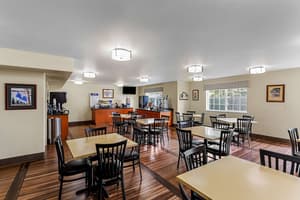 thumbnail: Breakfast area