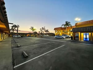 thumbnail: Exterior
