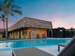 thumbnail: Pool