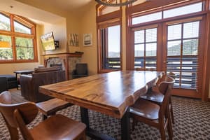 thumbnail: In-room dining