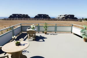 thumbnail: Property grounds