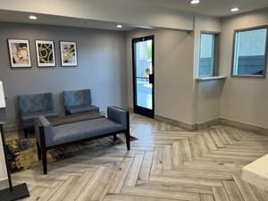 thumbnail: Lobby sitting area