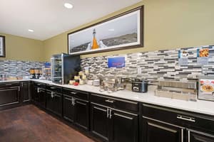 thumbnail: Breakfast area