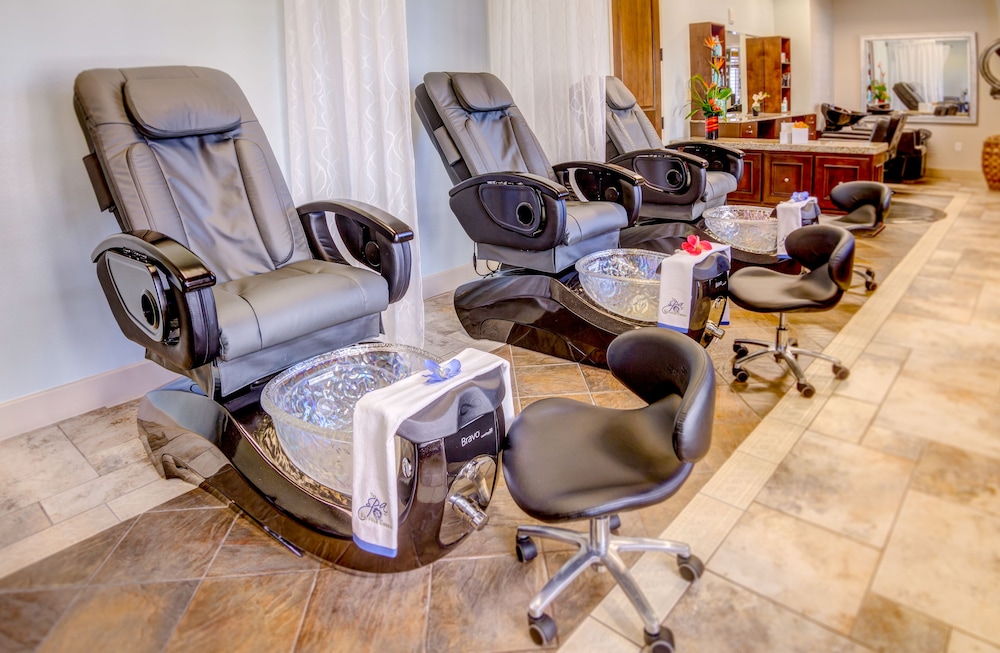 Nail salon
