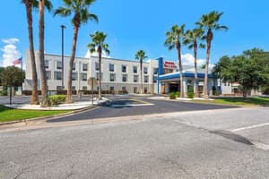 Hampton Inn & Suites Pensacola I-10 N At Univ. Tow