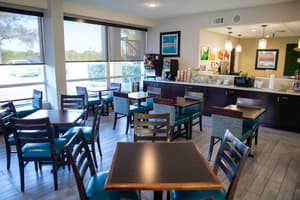 thumbnail: Restaurant
