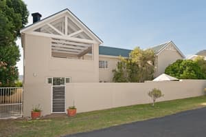 thumbnail: Front of property