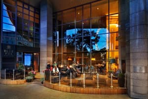 thumbnail: Bar (on property)
